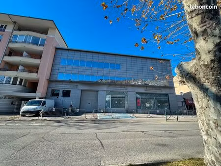 local 1500 m² sisteron