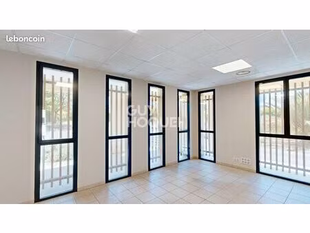 bureaux 225 m² castres gironde