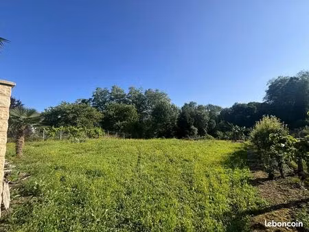 terrain 837 m² lourdes