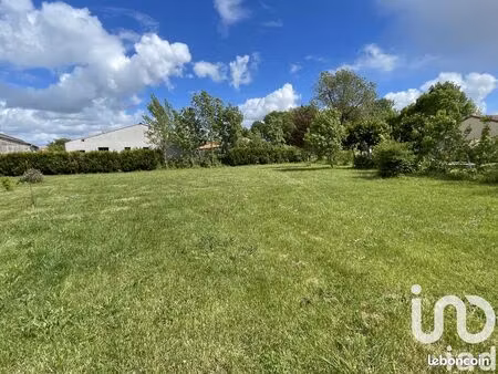 terrain 830 m² marigny