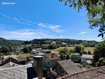 belle maison atypique avec jardin et terrasses