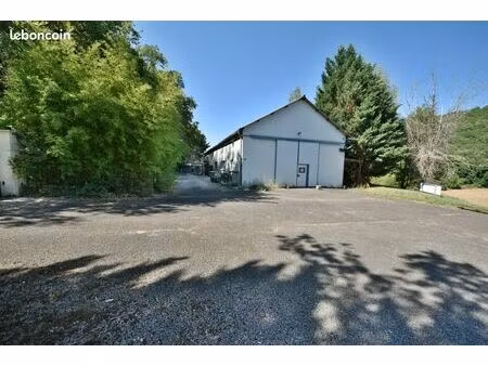 local 300 m² terrasson-lavilledieu