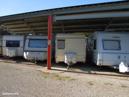 location gardiennage de caravane uniquement et sous abris