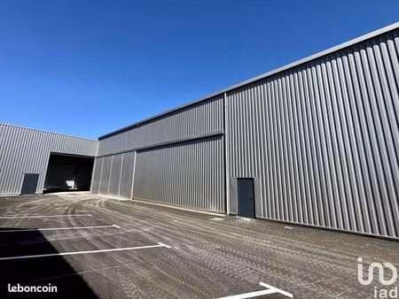 local 500 m² orange