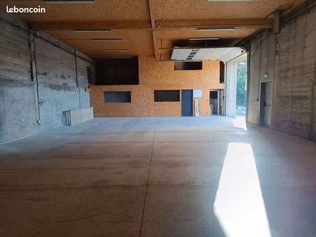 local commercial 200 m2