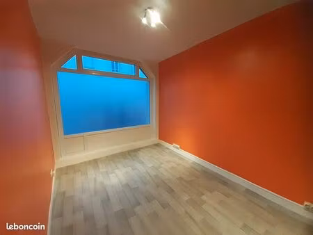 local commercial box stockage 30m² proche gare sncf