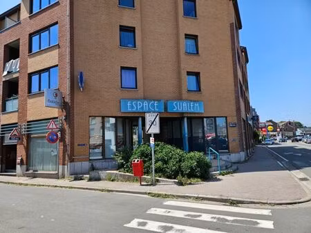 espace professionnel très bien situé au centre de jemeppe