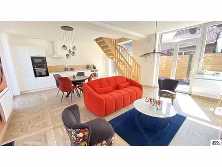 maison 8 pièces 162 m²