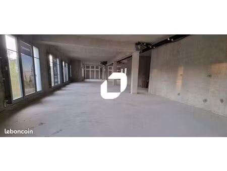 local commercial 282 m²