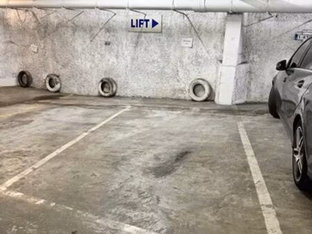 emplacement parking à vendre - place stéphanie