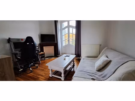 beau t2 en duplex sur allassac centre