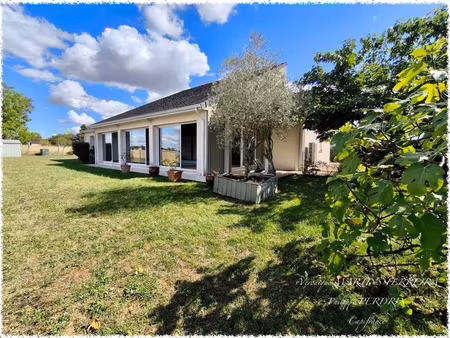 villa spacieuse avec piscine intérieure et très belles prestations