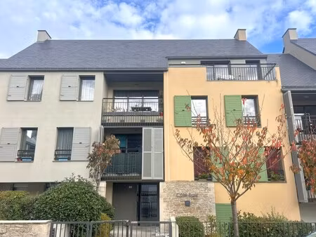 t2 avec balcon et parking à cancale