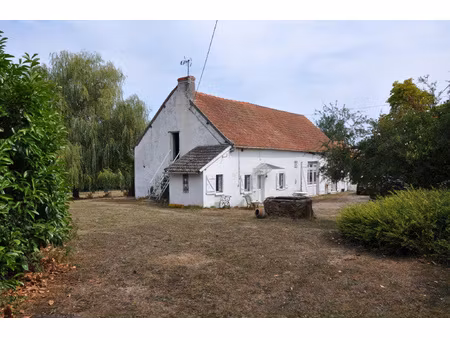 ancienne ferme de 54 m2 habitables et deux grandes pièces (3