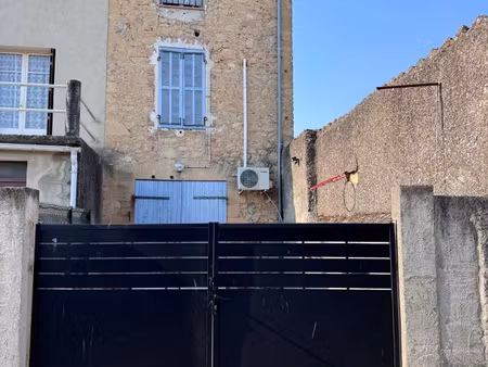 maison t7 avec cour et garage a vendre sur peyrolles en prov
