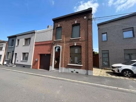 superbe maison 3 facades avec garage  passage latéral pri...