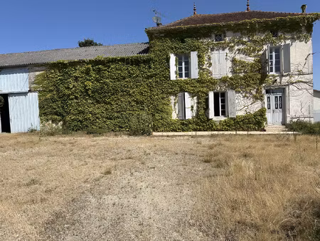lignières ambleville  belle demeure de 216m2 avec dépendance