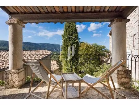 maison de village avec terrasses à vendre à bonnieux