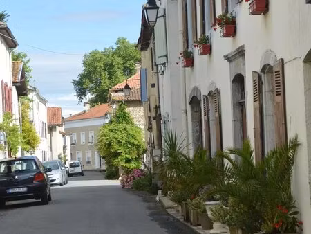 maison de ville dans la charmante ville d'amou