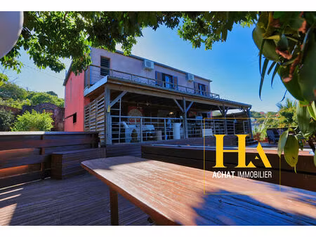 villa 6 pièces de 225 m2 aux avirons