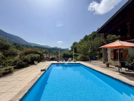 ariege - charmante et spacieuse maison avec piscine et vue imprenable sur le château de...