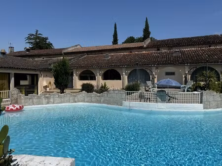 ferme à vendre à lescout