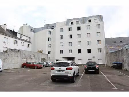 studio situé en plein centre-ville  proximité immédiate des commerces et des bus