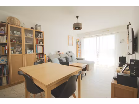 a vendre à franconville gare  appartement 3 pièces  64 m2  1 parking  1 cave  2 balcons  a