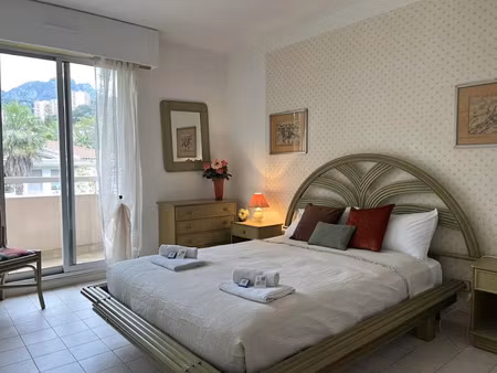 location meublée appartement 2 pièces 70 m² à menton (06500)  1 400 €