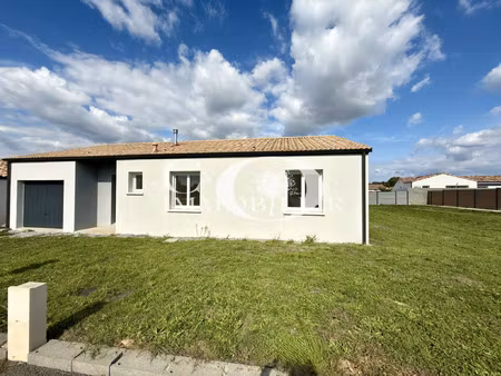 vente maison à saint-étienne-du-bois (85670) : à vendre / 97m² saint-étienne-du-bois