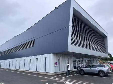 location bureaux et commerces à lanvallay (22100) : à louer / 93m² lanvallay