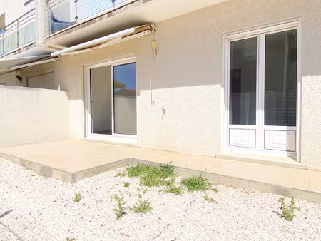 un appartement en rez-de-jardin  a villeneuve de la raho 