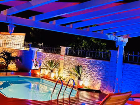 à louer : villa meublée 4 chambres avec jardin et piscine privée 91 m²
