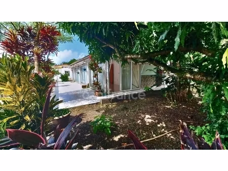 a vendre maison de plain pied 5 pièces avec garage et dépendances le diamant 97223