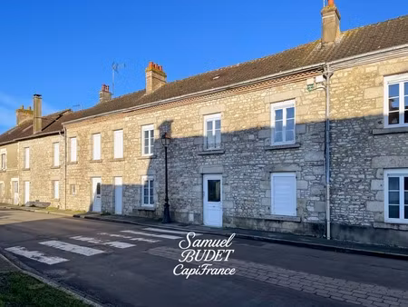 maison en pierre à vendre à saint-paterne-le chevain  possibilité de division en deux appa