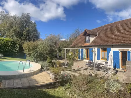 vente maison 6 pièces 160 m² à hautefort (24390)  196 100 €