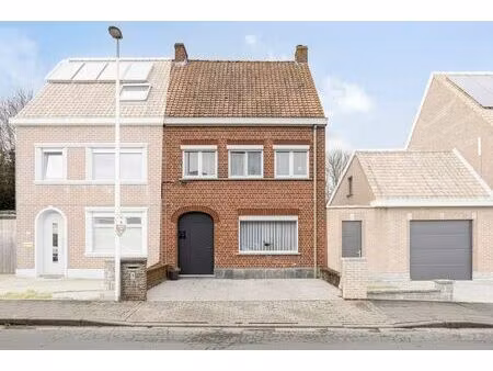 maison à vendre à vlamertinge avec jardin  garage et 3 chamb
