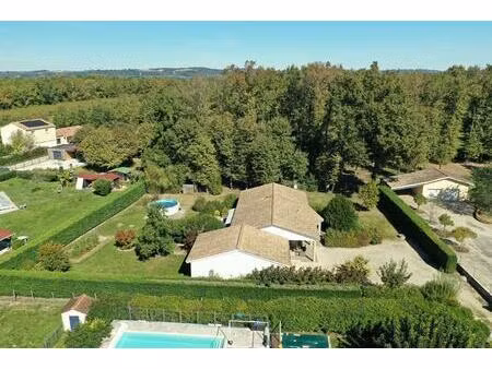 82100  labastide du temple. proche de montauban m aison de 120 m²  6 pièces  3/4 chambres