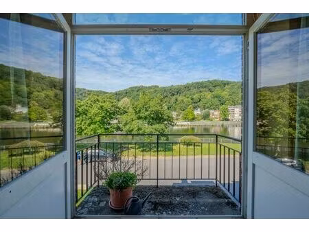 située en bord de meuse à jambes