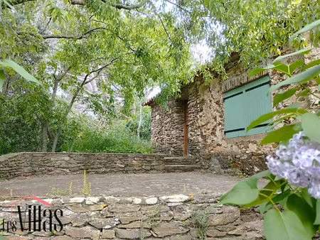 mas du 17ème siècle à rénover avec parcelle constructible de 2500 m2