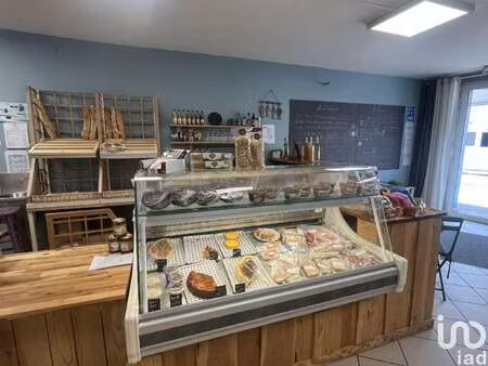 vente bureaux et commerces à surgères (17700) : à vendre / 248m² surgères