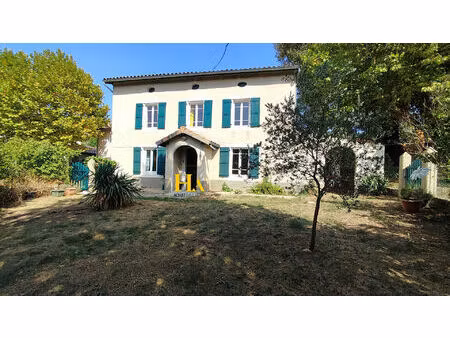 maison 6 pièces de 137 m2 avec dépendances