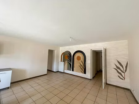 appartement quenoche 4 pièce(s) 97 m2