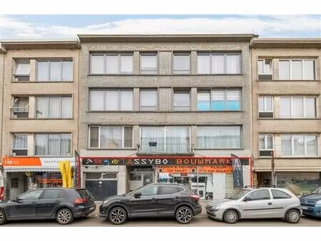 commerce - rez-de-chausée