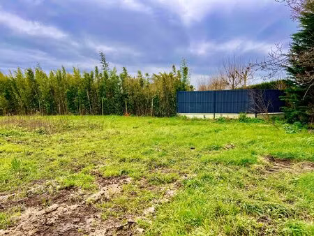 la barre de monts - terrain constructible d'environ 763m2