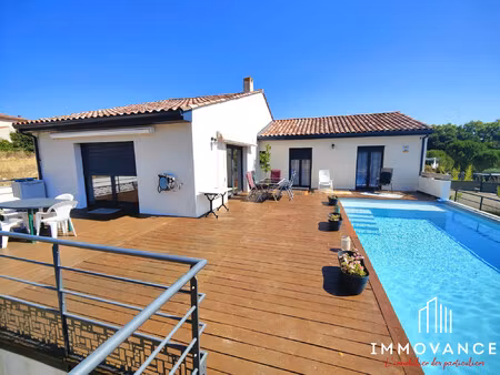 maison de plain-pied avec piscine