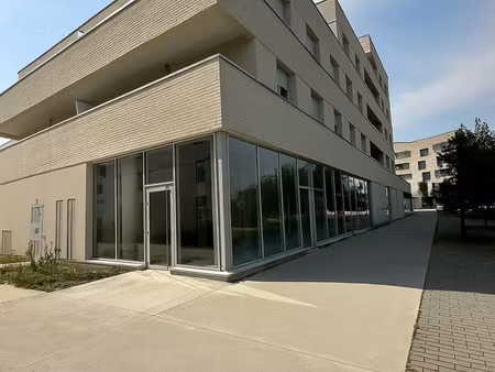 location local commercial 142m² amiens 80000