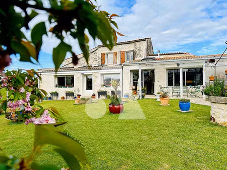 vente maison 7 pièces 189m2 chermignac 17460 - 299000 € - surface privée