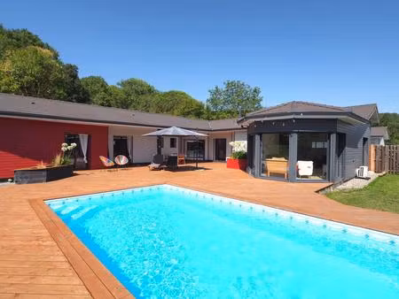 villa plain-pied avec gîte et piscine
