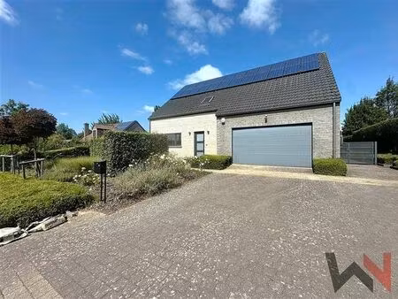 villa 4 chambres avec piscine peb b